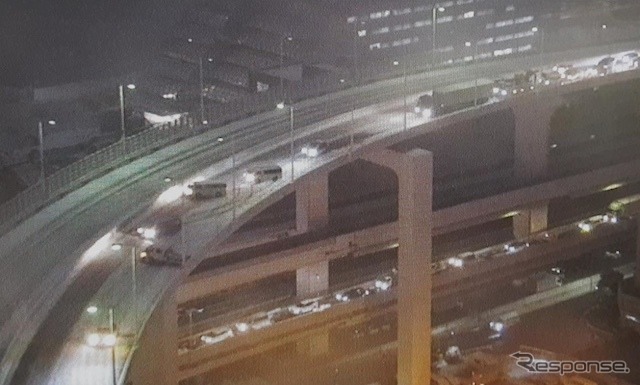 2022年1月6日の大雪:車両の滞留(首都高速台場線)