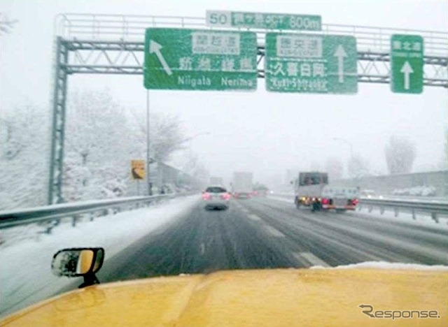 NEXCO東日本の過去事例:南岸低気圧による関東地方における高速道路への影響(圏央道・鶴ヶ島JCT付近の積雪状況)