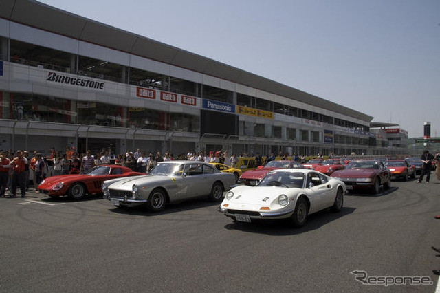 フェラーリが500台超、サーキットに集結