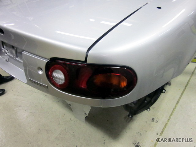 マツダ 初代ロードスター 限りなく「新車」に近づけるレストア術で “人馬一体” の走りを取り戻す…CLASSIC MAZDA