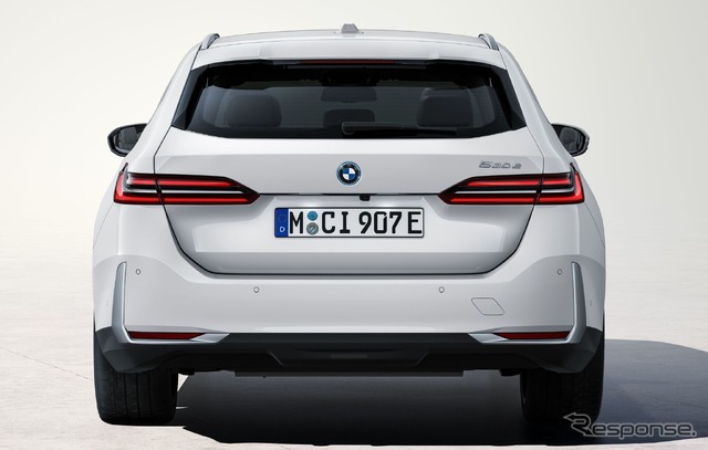 BMW 5シリーズ・ツーリング 新型のPHEV「530e」