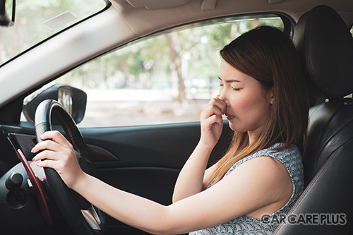車のエアコンから「イヤな臭い」がしたときの対処法!…フィルター交換、エバポレーター洗浄