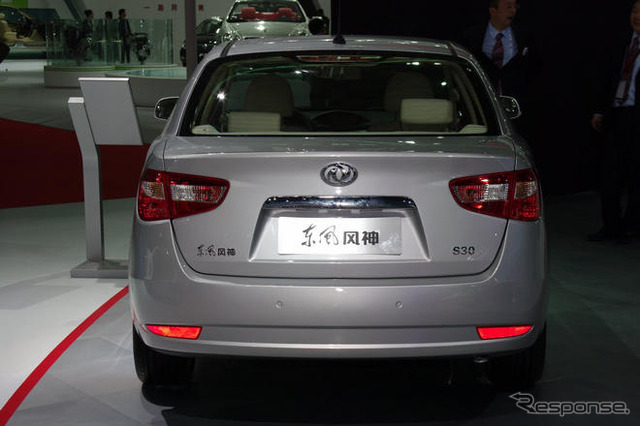 【上海モーターショー09ライブラリー】東風汽車 風神 S30