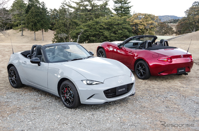 マツダ ロードスター RS(左)とSスペシャルパッケージ(右)