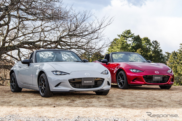 マツダ ロードスター RS(左)とSスペシャルパッケージ(右)