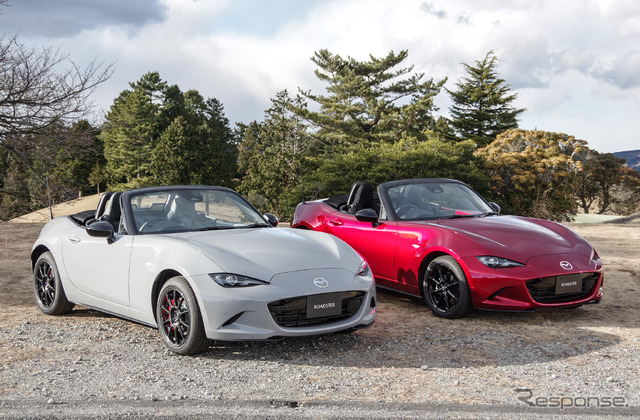 マツダ ロードスター RS(左)とSスペシャルパッケージ(右)