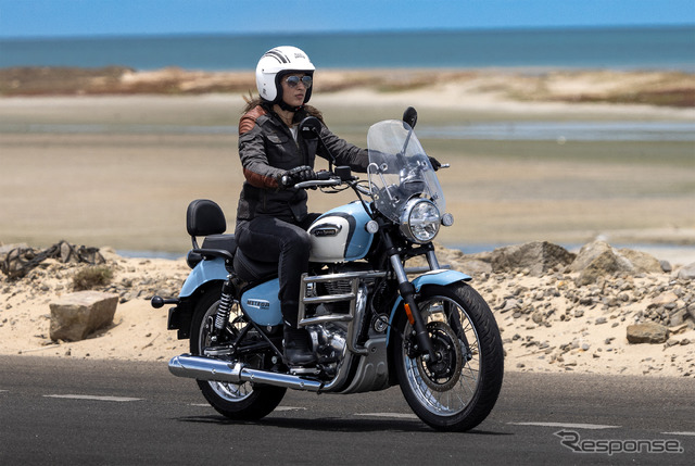 ロイヤルエンフィールド・メテオ350(オーロラブルー)