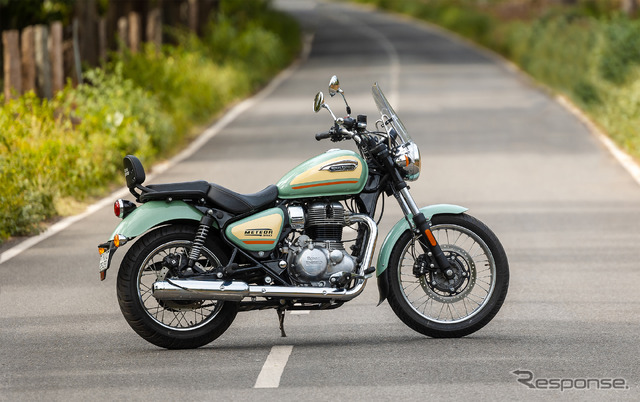ロイヤルエンフィールド・メテオ350(オーロラグリーン)
