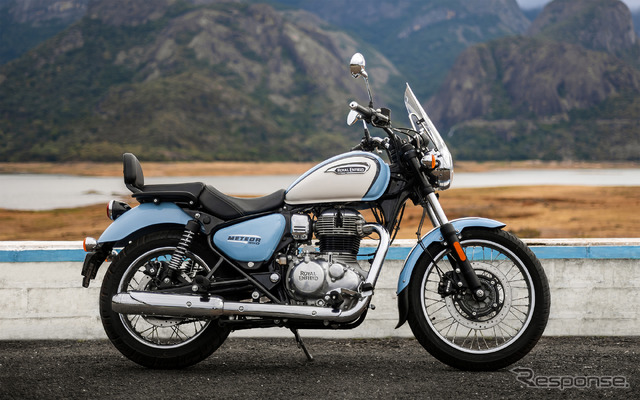 ロイヤルエンフィールド・メテオ350(オーロラブルー)