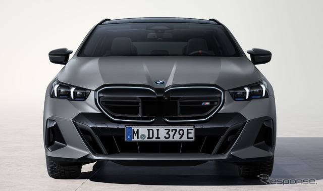 BMW i5 ツーリング の「M60 xDrive」