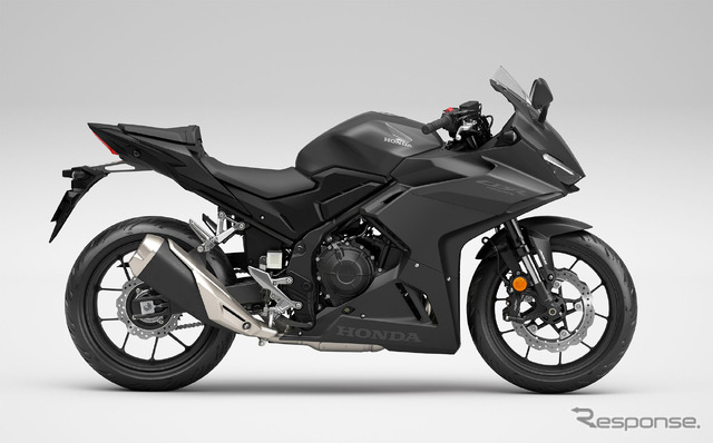 ホンダ CBR400R（マットバリスティックブラックメタリック）