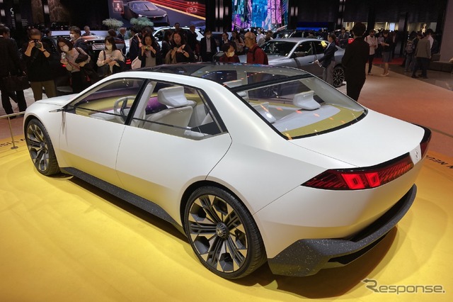 BMW ヴィジョン・ノイエ・クラッセ(ジャパンモビリティショー2023)