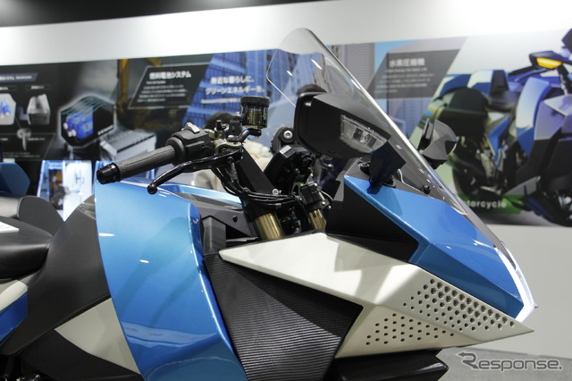 「H2 & FC EXPO 水素燃料電池展」の川崎重工ブースに展示された、カワサキの水素エンジンモーターサイクル(プロトタイプ)