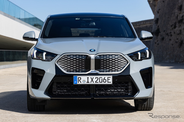 BMW iX2 の「xDrive30」