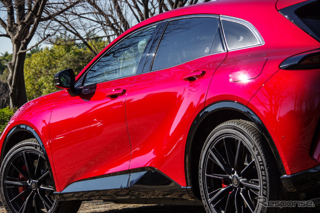 トヨタ クラウンスポーツ RS(PHEV)
