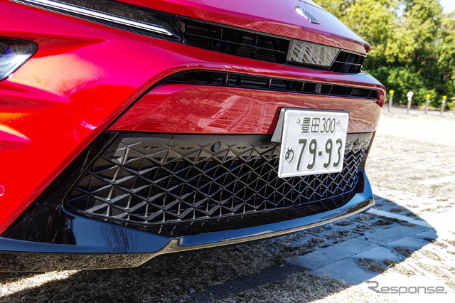 トヨタ クラウンスポーツ RS(PHEV)