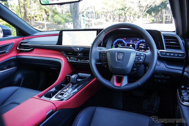 トヨタ クラウンスポーツ RS(PHEV)