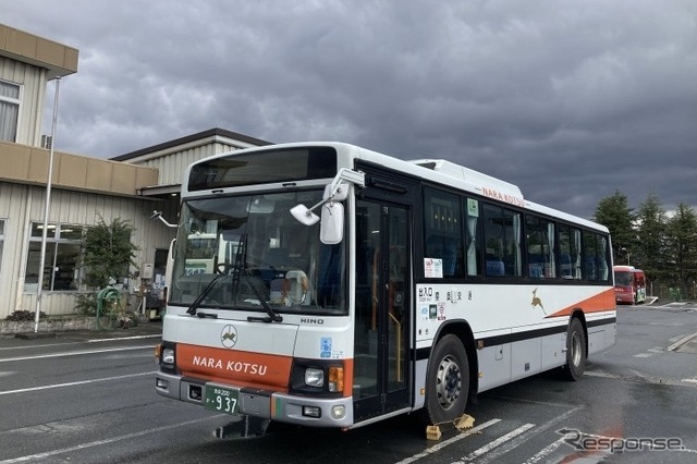 奈良交通・八木新宮線車両：2015年式日野ブルーリボンII前扉路線車QDG-ＫV234L3