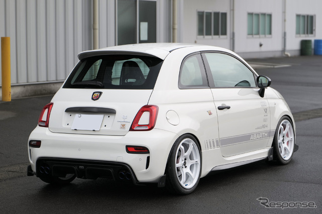 「VIITSボディキット for アバルト595/695」装着車
