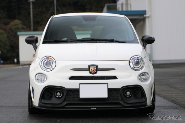 「VIITSボディキット for アバルト595/695」装着車