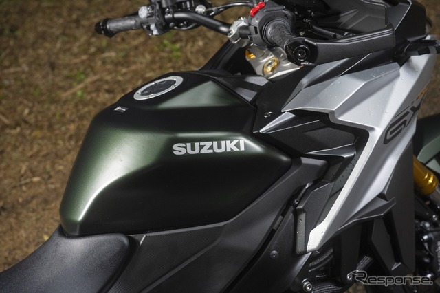 スズキ GSX-S1000GX