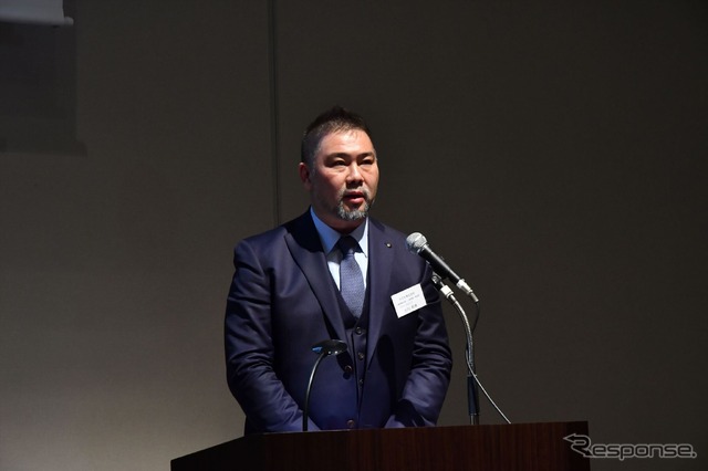 小川氏