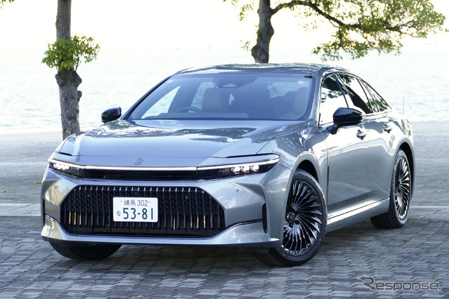 トヨタ クラウンセダン Z(FCEV)