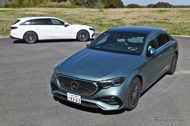 メルセデスベンツ E350e セダン(手前)とE200 ステーションワゴン(奥)