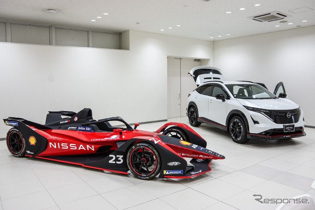 フォーミュラeマシンと日産アリアNISMO(アクセサリー装着車)