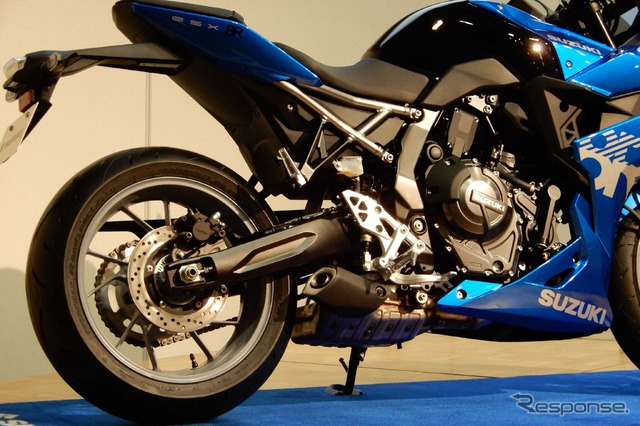 スズキ GSX-8R