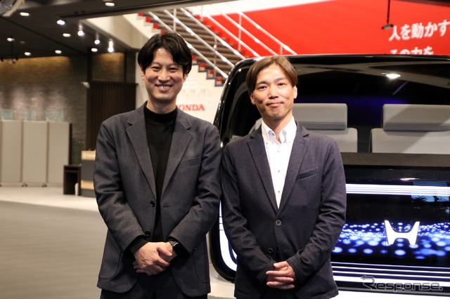 ホンダ0シリーズのチーフエンジニアデザイナー清水陽祐さん(左)と開発責任者の中野弘二さん(右)