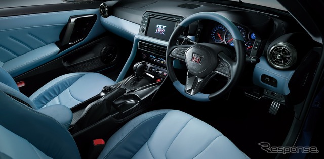 GT-R Premium edition 内装色ブルーヘブン