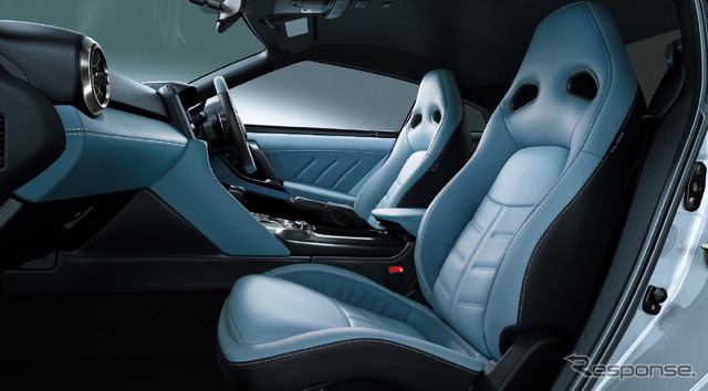 GT-R Premium edition 内装色ブルーヘブン
