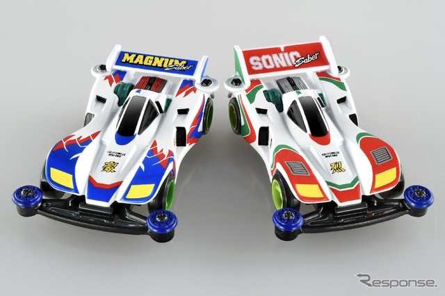 unlimited 爆走兄弟レッツ&ゴー!! ミニ四駆 マグナムセイバー(青)とソニックセイバー(赤) (C)TOMY (C)TAMIYA (C)こしたてつひろ/小学館・ShoPro