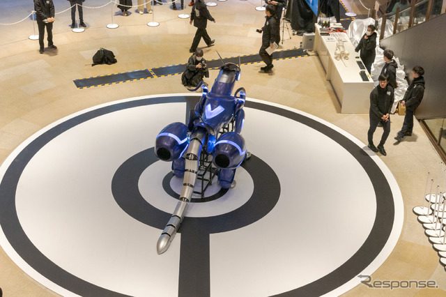 TOYOTA Engineering Society MIRAIDONが置かれている地面部分はモンスターボールになっている。