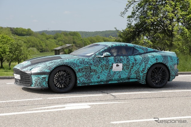 アストンマーティン DBS 後継 V12スーパーカーのプロトタイプ(スクープ写真)