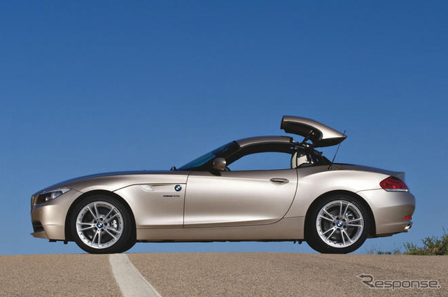 【BMW Z4 新型発売】秀逸なリトラクタブルハードトップ