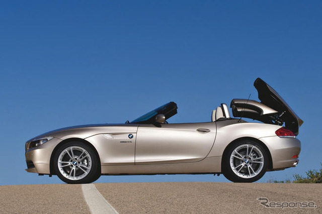 【BMW Z4 新型発売】秀逸なリトラクタブルハードトップ