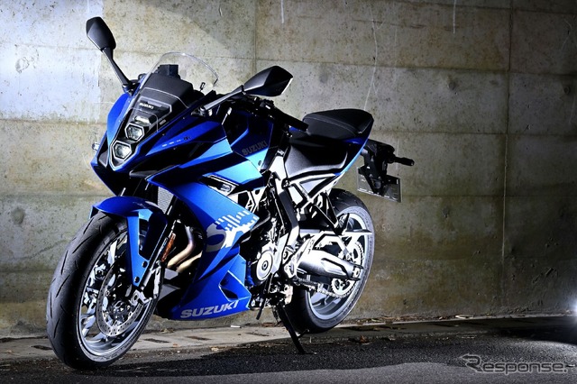 スズキ GSX-8R