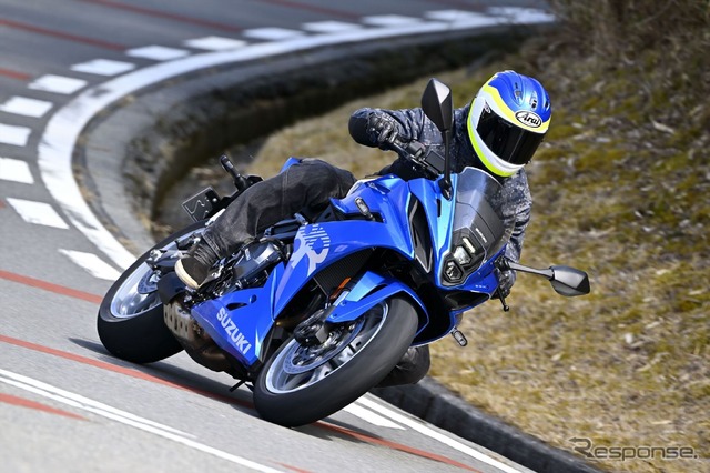 スズキ GSX-8R
