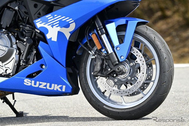 スズキ GSX-8R