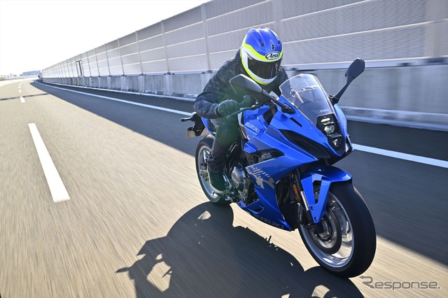 スズキ GSX-8R