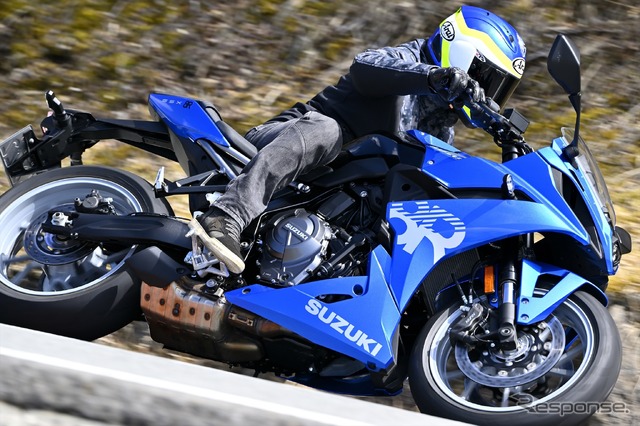 スズキ GSX-8R