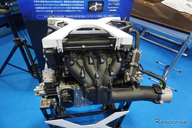 植物由来の強化樹脂を使ったカバーが採用された水上バイクのエンジン(ジャパン・インターナショナルボートショー2024)