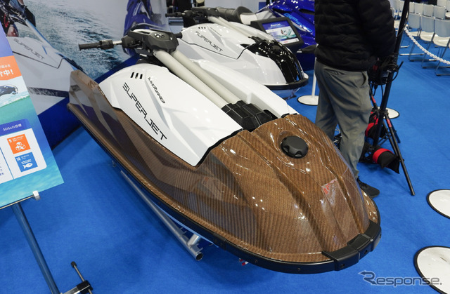 亜麻繊維を使った新素材FRPの水上バイク「スーパージェット」試作機(ジャパン・インターナショナルボートショー2024)