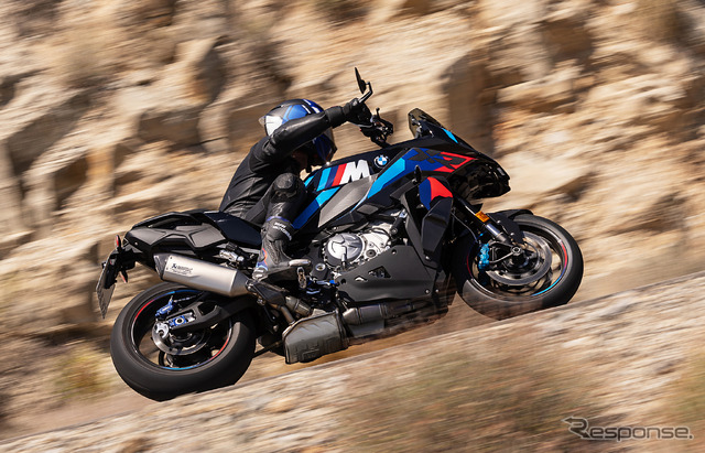 BMW M1000XR