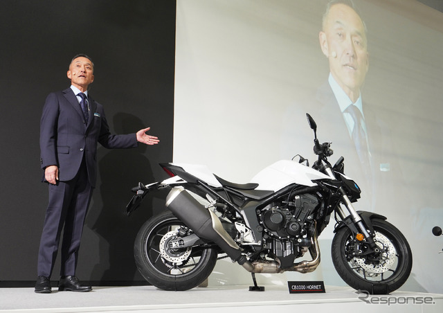 ホンダモーターサイクルジャパン 室岡克博社長とCB1000ホーネット(東京モーターサイクルショー2024)