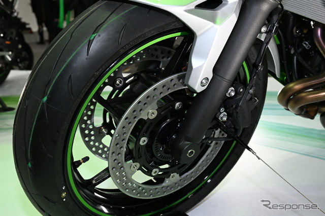 カワサキ Z7 Hybrid(東京モーターサイクルショー2024)