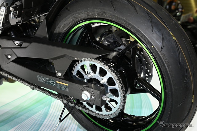 カワサキ Z7 Hybrid(東京モーターサイクルショー2024)