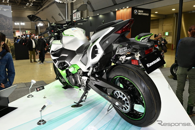 カワサキ Z7 Hybrid(東京モーターサイクルショー2024)